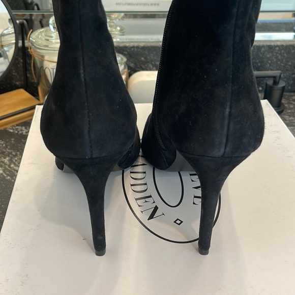 Steve Madden Clovers Black Suede - Picture 4 of 10